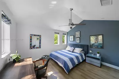 1281 S Venetian Way, Miami, FL 33139 - Photo 36