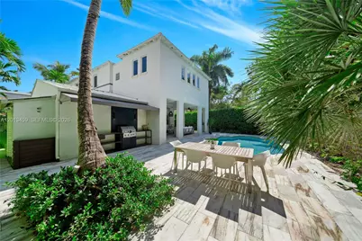1281 S Venetian Way, Miami, FL 33139 - Photo 10