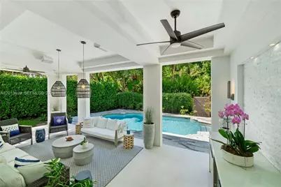 1281 S Venetian Way, Miami, FL 33139 - Photo 14