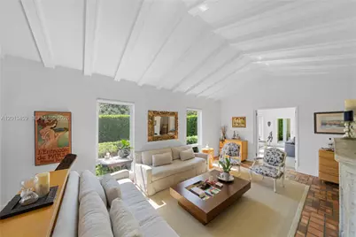 1281 S Venetian Way, Miami, FL 33139 - Photo 4