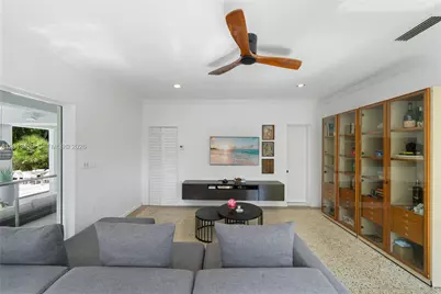 1281 S Venetian Way, Miami, FL 33139 - Photo 16