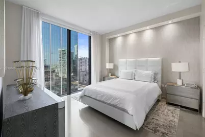 88 SW 7th St #1201, Miami, FL 33130 - Photo 8