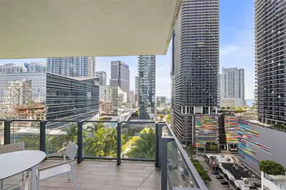 88 SW 7th St #1201, Miami, FL 33130 - Photo 4