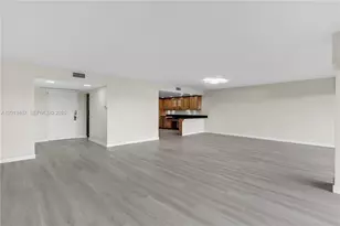 1800 NE 114th St, Miami, FL 33181 - Photo 12