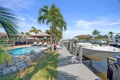 200 SE 3rd St, Pompano Beach, FL 33060 - Photo 8