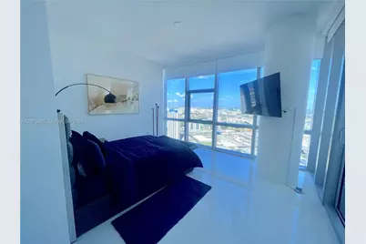 851 NE 1st Ave #2900, Miami, FL 33132 - Photo 18