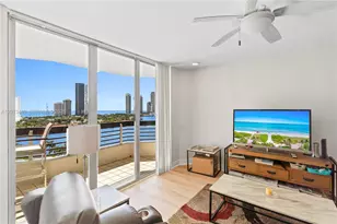 3600 Mystic Pointe Dr, Aventura, FL 33180 - Photo 4
