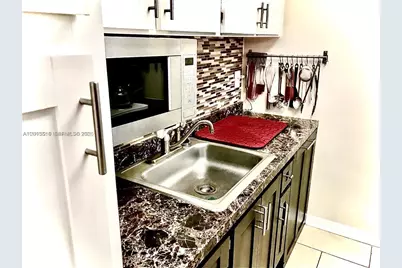 900 SW 11th Ave #17C, Hallandale Beach, FL 33009 - Photo 16