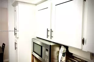 900 SW 11th Ave, Hallandale Beach, FL 33009 - Photo 18