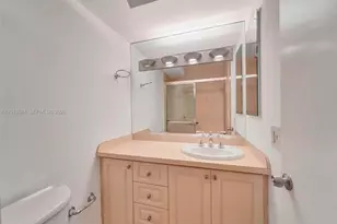 9420 W Flagler St, Miami, FL 33174 - Photo 16