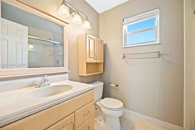 829 NW 99th Ave, Plantation, FL 33324 - Photo 14