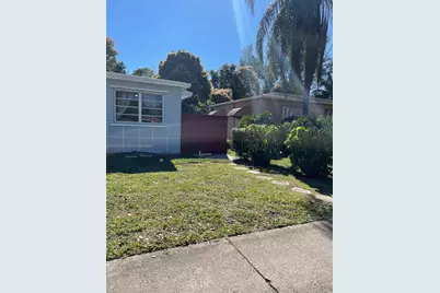 830 NE 159th St #Studio, North Miami Beach, FL 33162 - Photo 2