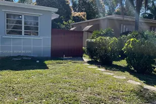 830 NE 159th St, North Miami Beach, FL 33162 - Photo 2