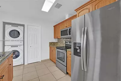2747 SW 17th St #0, Miami, FL 33145 - Photo 8
