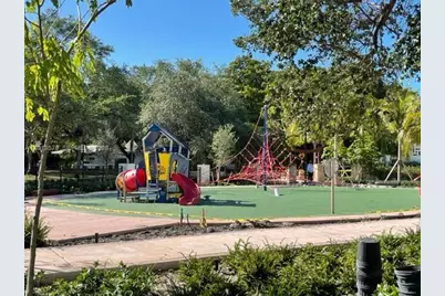 517 Menendez Ave #-, Coral Gables, FL 33146 - Photo 32