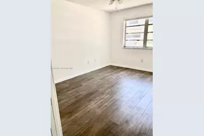517 Menendez Ave #-, Coral Gables, FL 33146 - Photo 10