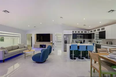 2406 Gulfstream Ln, Fort Lauderdale, FL 33312 - Photo 12