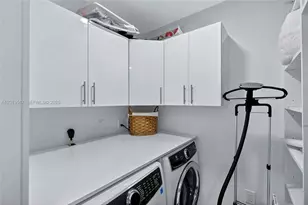 851 NE 1st Ave, Miami, FL 33132 - Photo 18