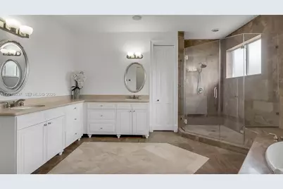 16763 NW 77th Path, Miami Lakes, FL 33016 - Photo 14