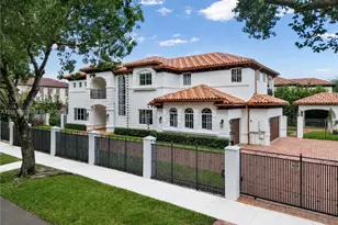 16763 NW 77th Path, Miami Lakes, FL 33016 - Photo 1