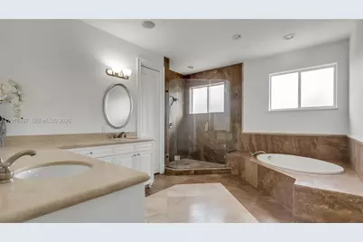 16763 NW 77th Path, Miami Lakes, FL 33016 - Photo 14
