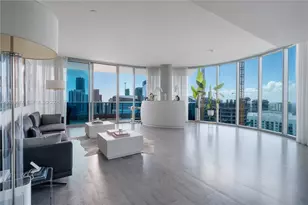 200 Biscayne Blvd Way, Miami, FL 33131 - Photo 2