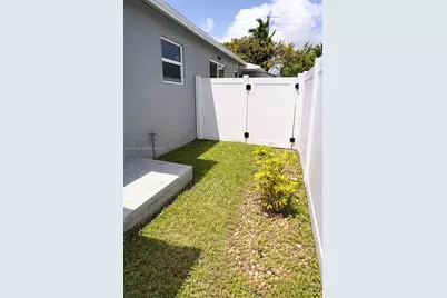 1001 NE 10th St #1, Hallandale Beach, FL 33009 - Photo 2