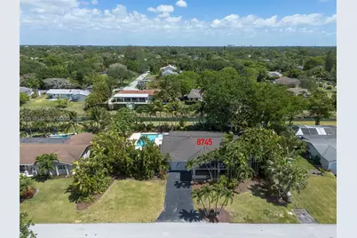 8745 SW 182nd Ter, Palmetto Bay, FL 33157 - Photo 2