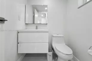 100 Edgewater Dr, Coral Gables, FL 33133 - Photo 4