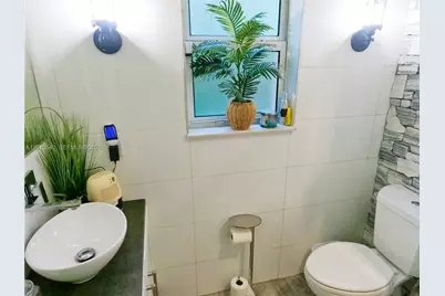 [Address not provided], North Miami, FL 33168 - Photo 18
