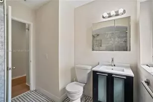 2460 SW 24th St, Miami, FL 33145 - Photo 22
