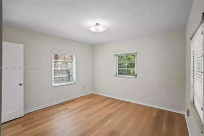2460 SW 24th St, Miami, FL 33145 - Photo 32