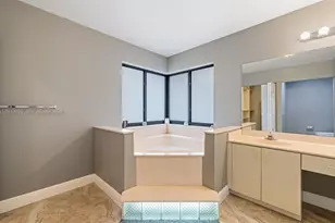 19811 NW 8th St, Pembroke Pines, FL 33029 - Photo 12