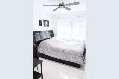 1001 NE 10th St #1, Hallandale Beach, FL 33009 - Photo 8