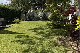 1001 NE 10th St, Hallandale Beach, FL 33009 - Photo 18