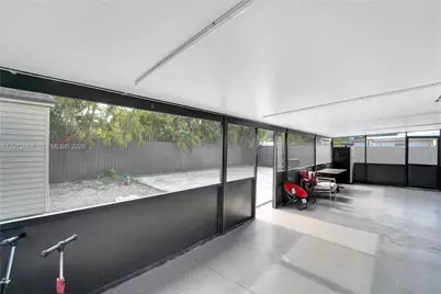 9425 NW 36th Ave, Miami, FL 33147 - Photo 20