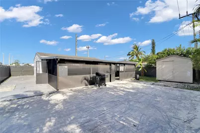 9425 NW 36th Ave, Miami, FL 33147 - Photo 22