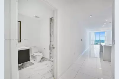 851 NE 1st Ave #4001, Miami, FL 33132 - Photo 4