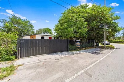1745 NW 151st St, Miami Gardens, FL 33054 - Photo 38