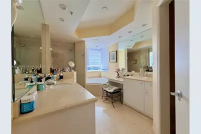 19400 Turnberry Way #731, Aventura, FL 33180 - Photo 10