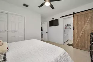 5820 W 18th Ln, Hialeah, FL 33012 - Photo 12