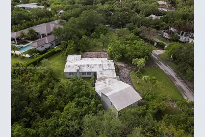 10851 SW 68th Ave, Pinecrest, FL 33156 - Photo 6