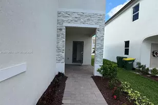 2740 SE 24th Ct, Homestead, FL 33035 - Photo 4