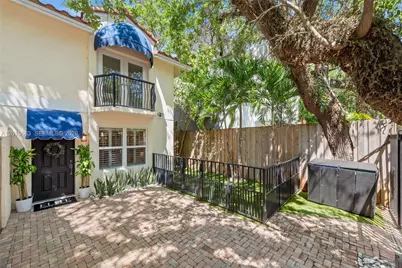 3274 Gifford Ln #3274, Miami, FL 33133 - Photo 2