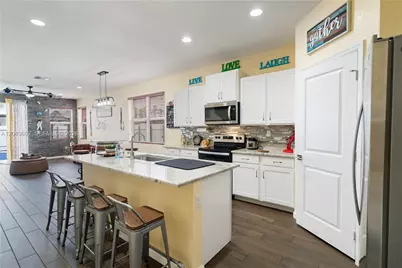 13211 SW 272nd Ln, Homestead, FL 33032 - Photo 8