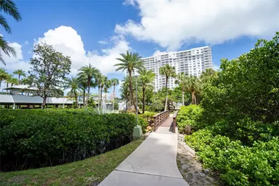 2851 NE 183rd St #1504E, Aventura, FL 33160 - Photo 32