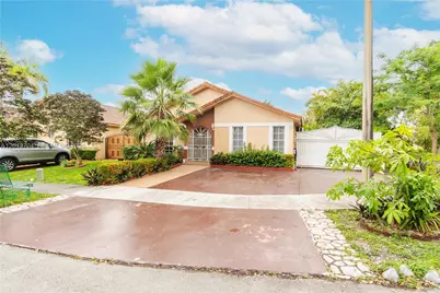 7411 W 33rd Ave, Hialeah, FL 33018 - Photo 2