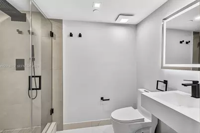 16445 Collins Ave #922, Sunny Isles Beach, FL 33160 - Photo 14