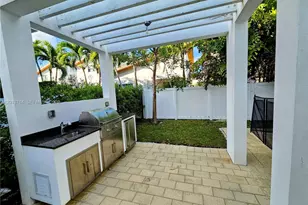 10289 NW 75th Terrace, Doral, FL 33178 - Photo 12