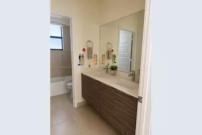 16036 NW 89th Ct, Miami Lakes, FL 33018 - Photo 18